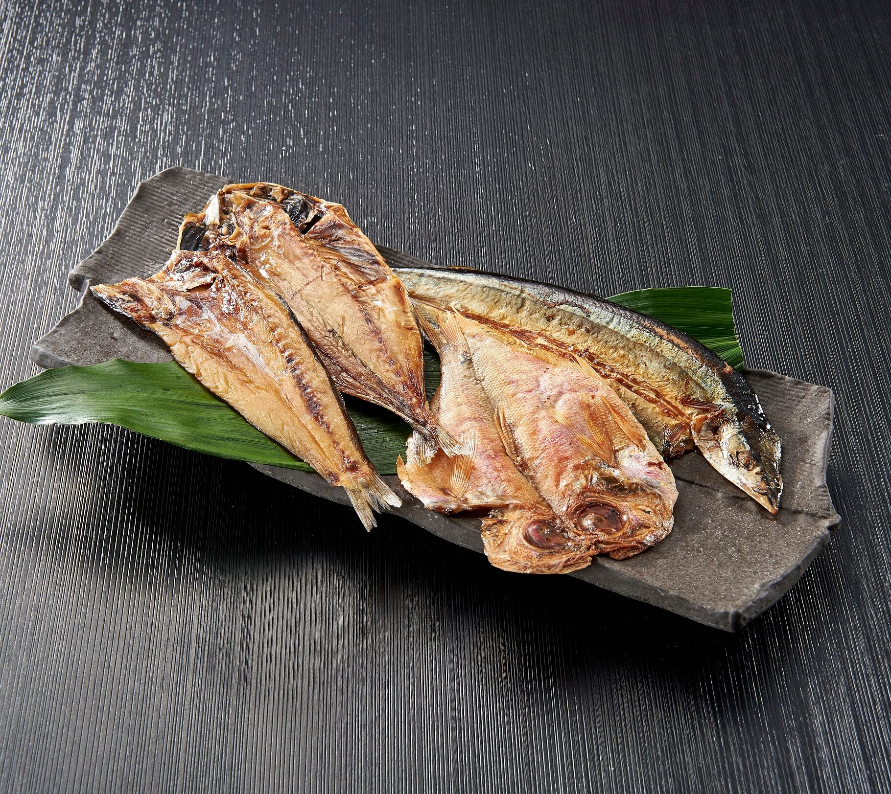 Grilled fish that you can even eat the bones Aji-mail